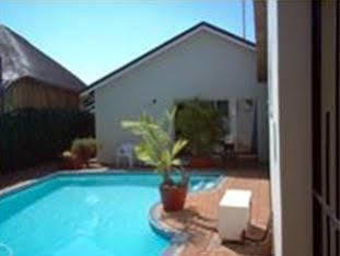 Bezuidenhout Guest House Malalane Extérieur photo